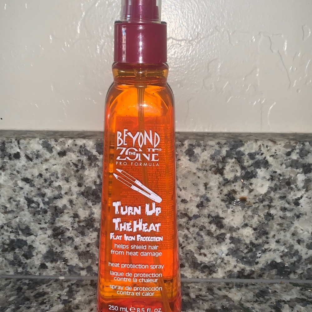 Beyond the Zone Turn Up Flat Iron Protection Spray